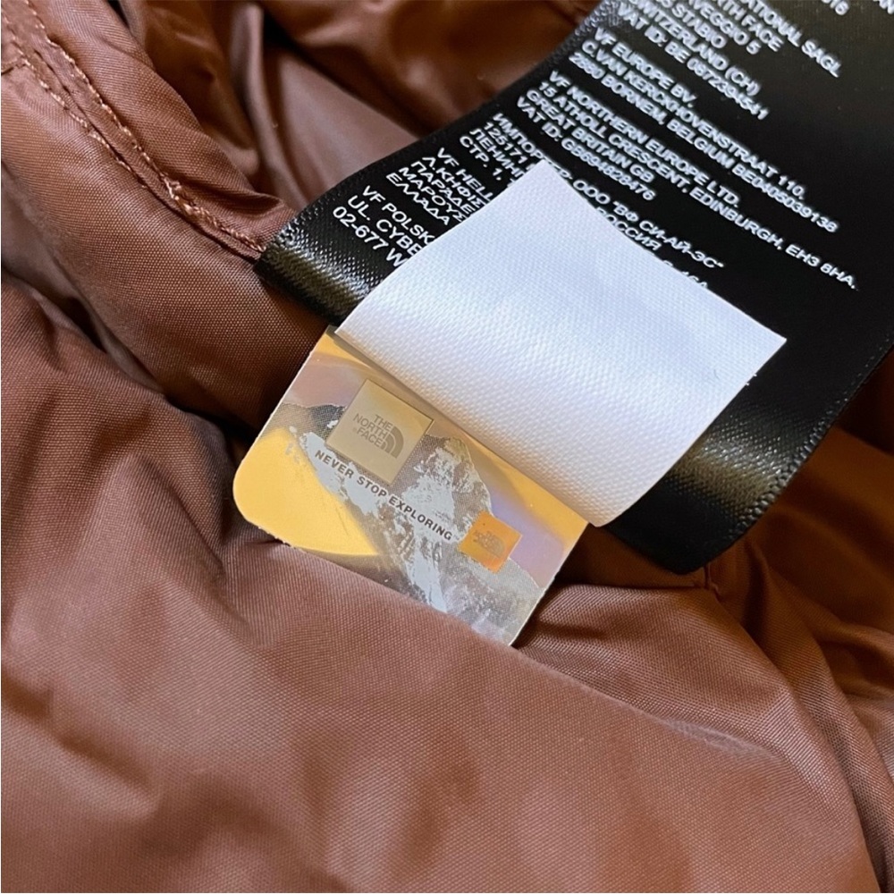 The North Face Women’s 1996 Retro Nuptse Jacket - Picture 9 of 10